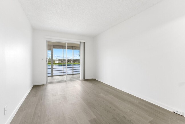 Building Photo - 4006 Cornwall Dr
