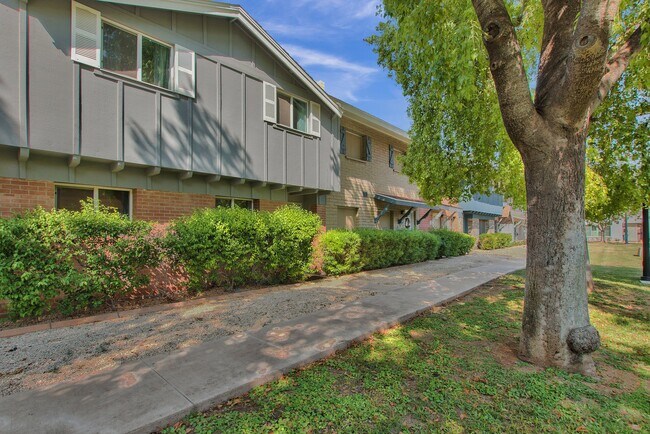 Building Photo - 6165 N Granite Reef Rd