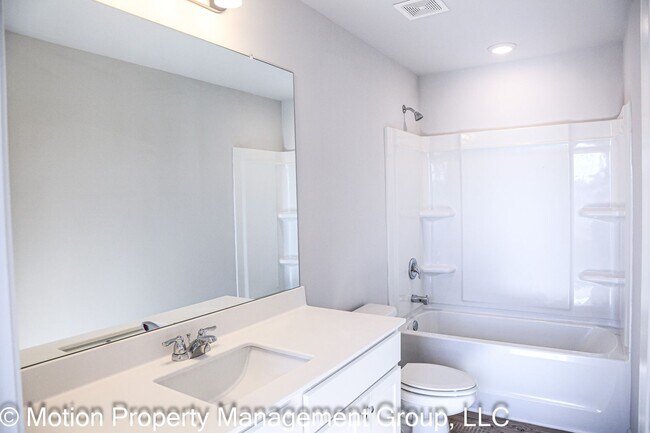 Building Photo - 19 Springwood Ln