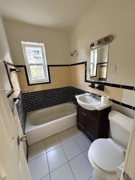 Building Photo - 14620 Monroe St