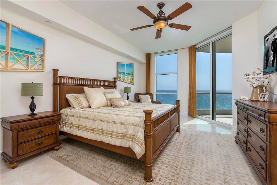 Building Photo - 16051 Collins Ave