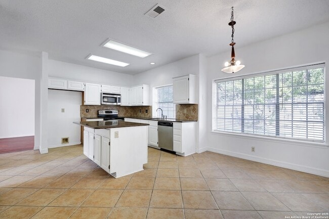 Building Photo - 14110 Soapberry Cove