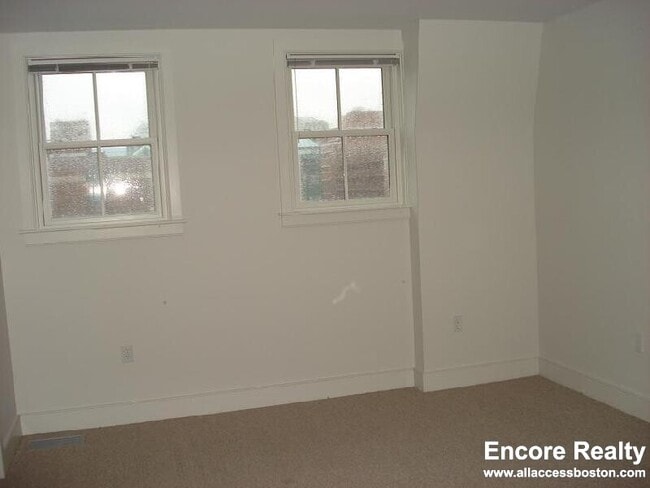 Building Photo - 110 Second St. Unit RJ78