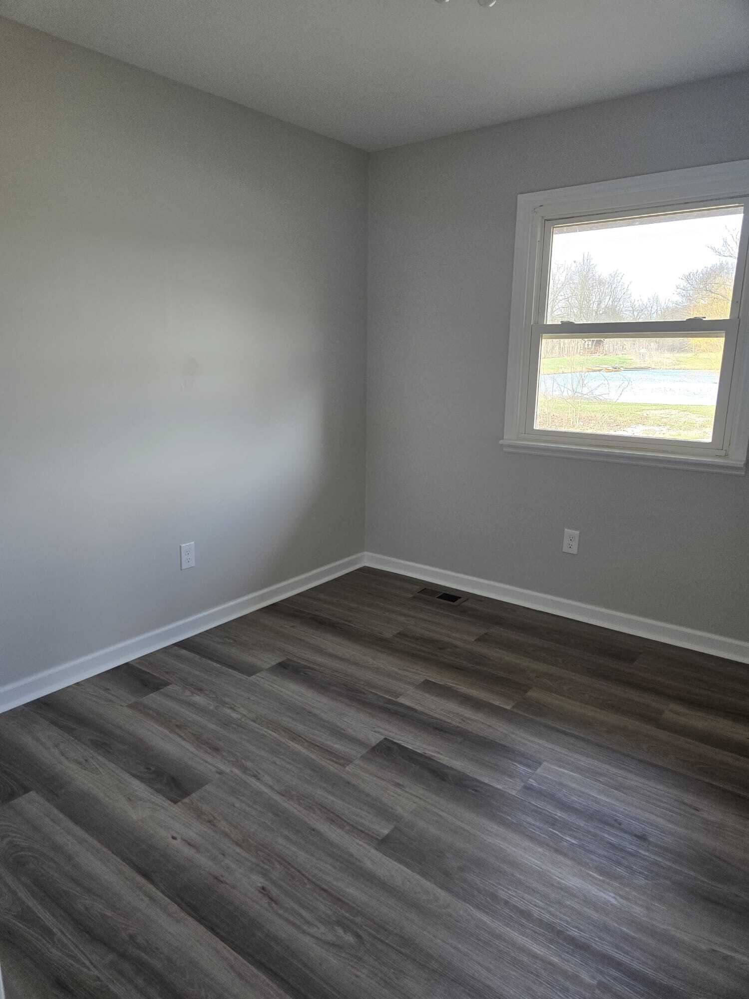 Building Photo - 10000 OH-736