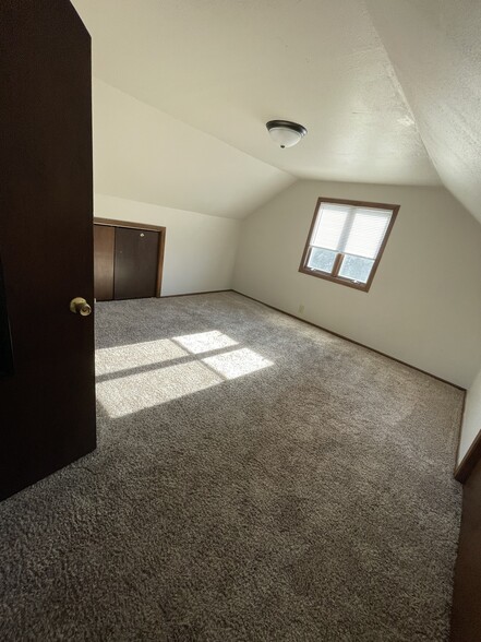 Upper bedroom 3 - 1122 Forest Ave