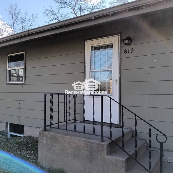 Building Photo - 815 12th Ave N