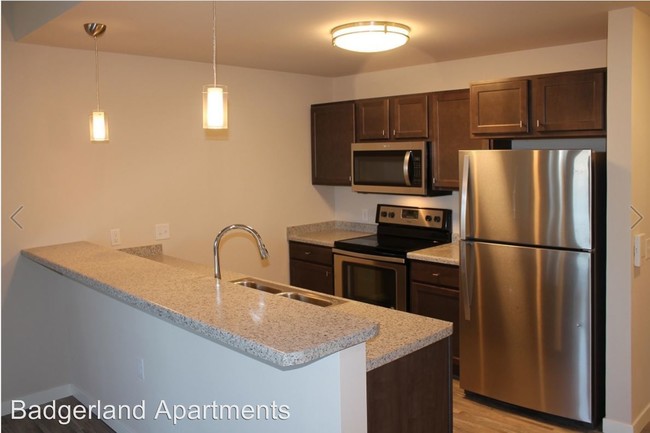 Building Photo - 702 Vineyard Dr