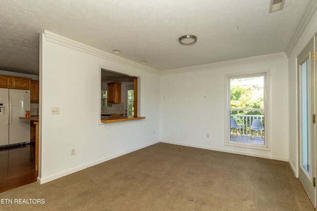 Building Photo - 2084 Allenridge Dr