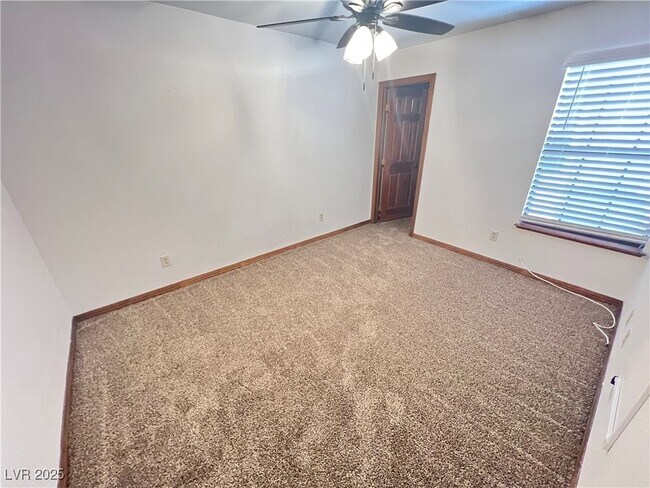 Building Photo - 5242 Dickens Dr