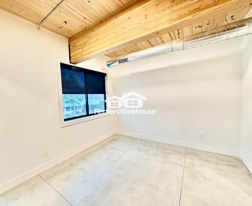 Building Photo - 2701 Ingersoll Ave