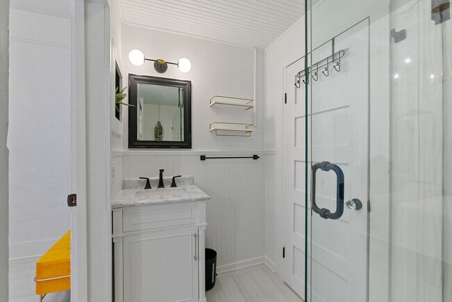 Building Photo - 140B M L King Ave