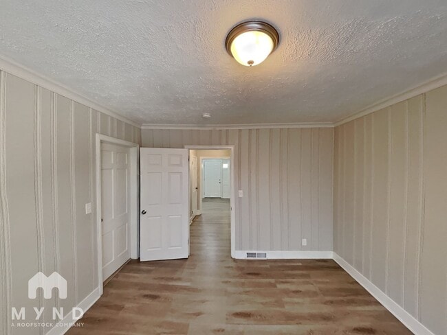 Building Photo - 4922 Statesville Rd