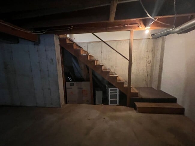 Building Photo - Spacious 3 Bedroom Ranch