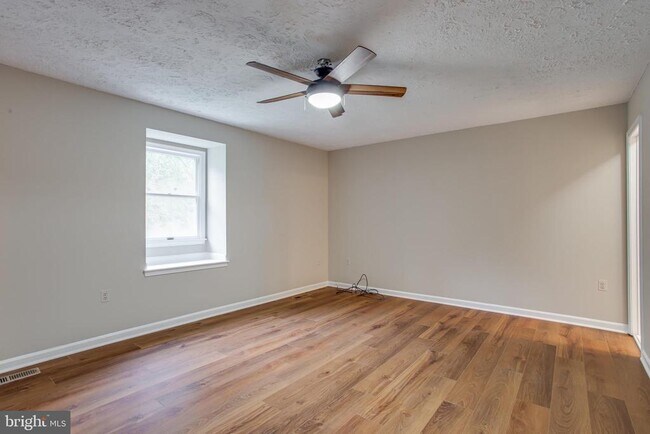 Building Photo - 3084 Eutaw Forest Dr