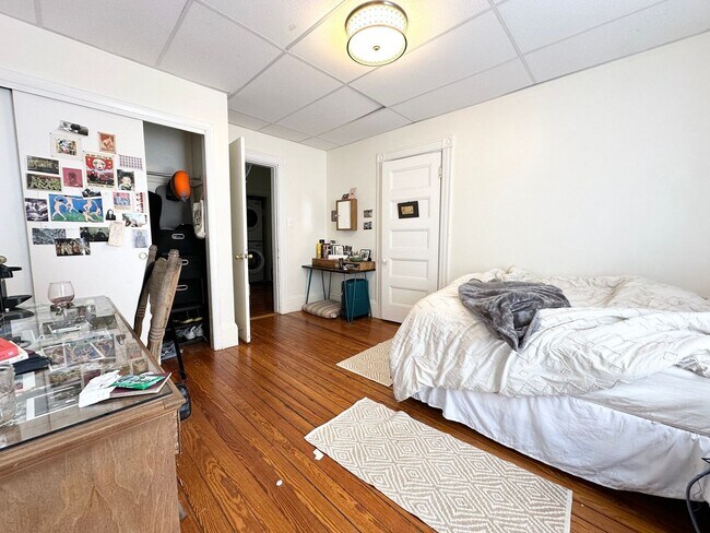 Building Photo - 46 Dana St