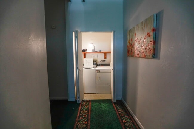 Building Photo - 430 South St