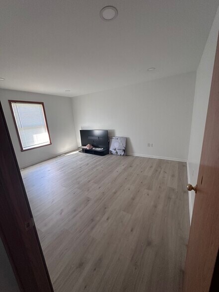 Master bedroom - 5047 Hermitage Trail