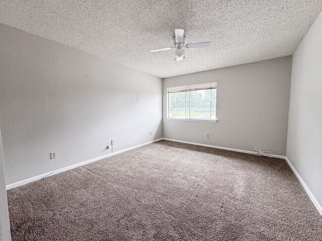 Building Photo - Newly Updated Townhouse for Rent