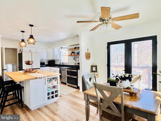 Building Photo - 1101 Harbour Dr