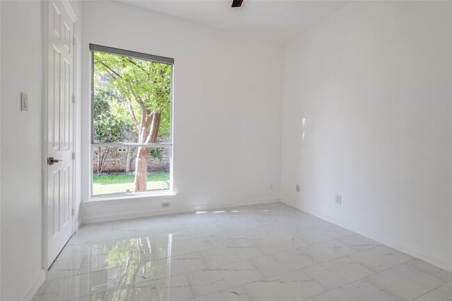 Building Photo - 7417 Marigold Dr