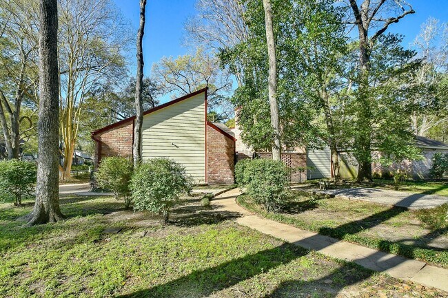 Building Photo - 15203 Carols Way Dr