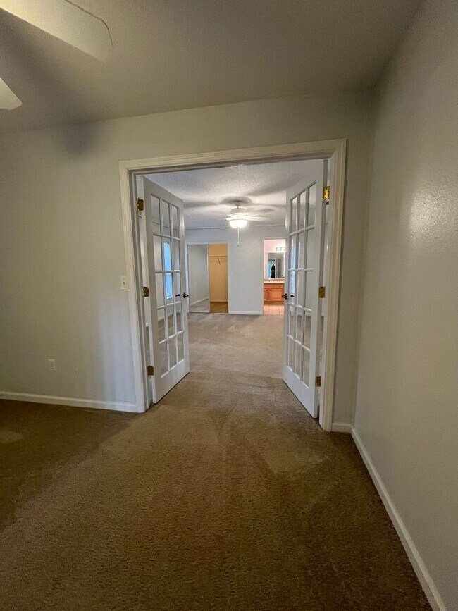 Building Photo - Quiet Home in Pine Lakes Cud-de-sac!!