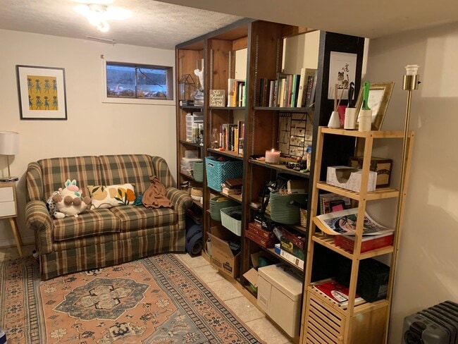 Building Photo - 3 bd/1.5 bath Charming Home just 4 blocks from IU Jacob's School of Music - Available August 2027!