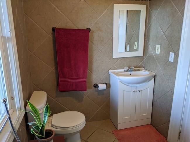 Building Photo - 399 S Main St