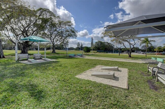 Building Photo - 4010 Swansea Crescent