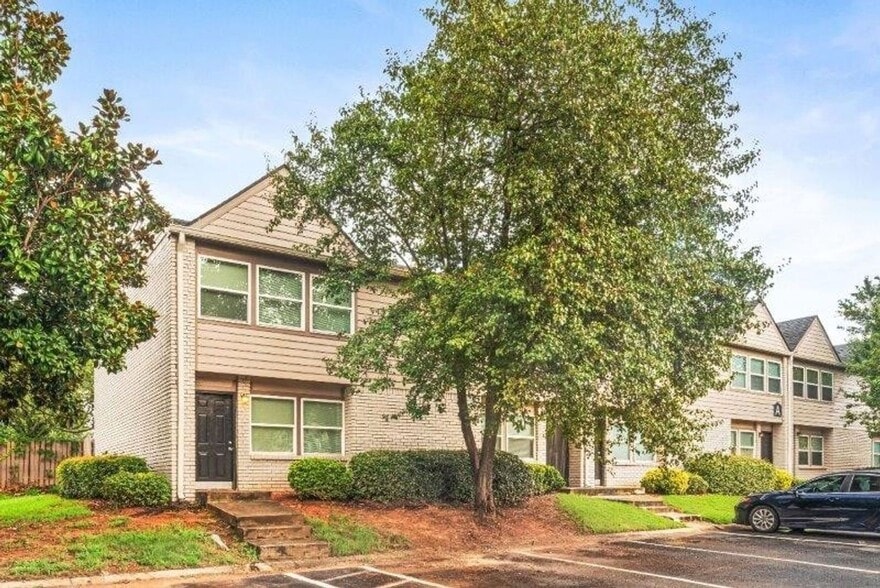 Interior Photo - Broadway Townhomes