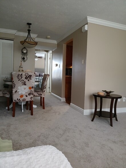 Building Photo - 215 Driftwood Rd