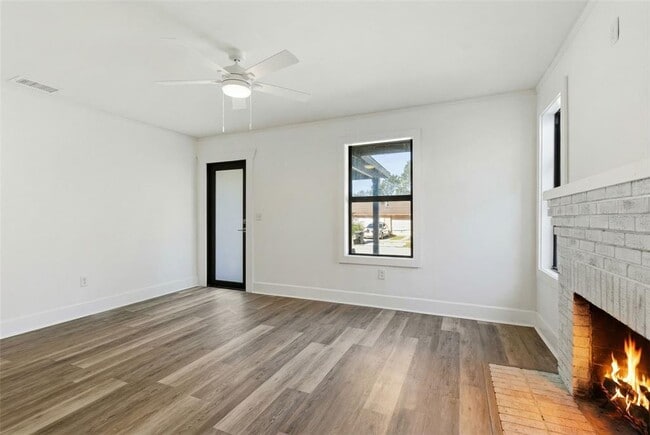 Building Photo - 1326 13th Ave S