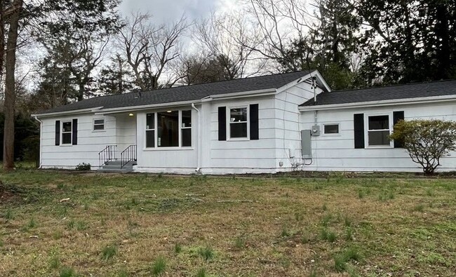 Primary Photo - Remodeled rancher in Tower Heights