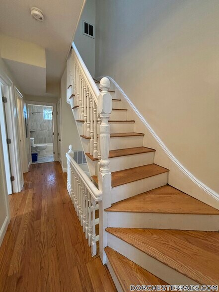 Building Photo - 9 Nottingham St