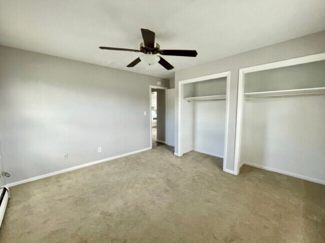 Building Photo - Amazing 2 Bed/1 Bath upstairs apartment in...