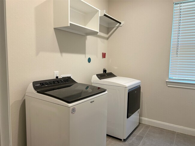 Building Photo - 4326 Pale Fox Ln