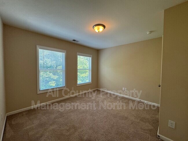 Building Photo - 837 Ivy Vine Pl