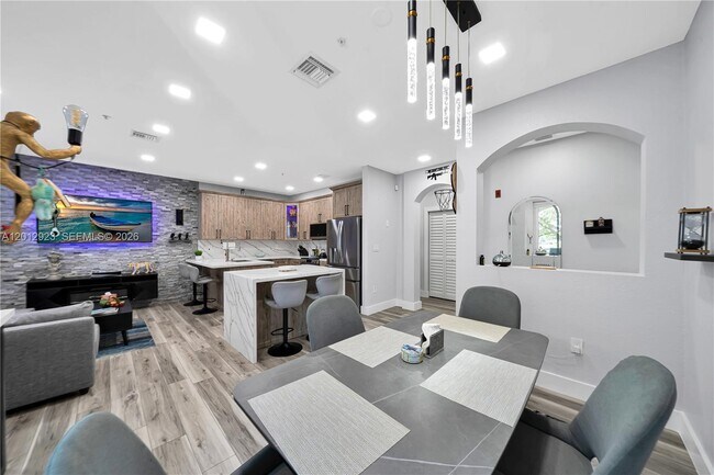 Building Photo - 4361 SW 160th Ave