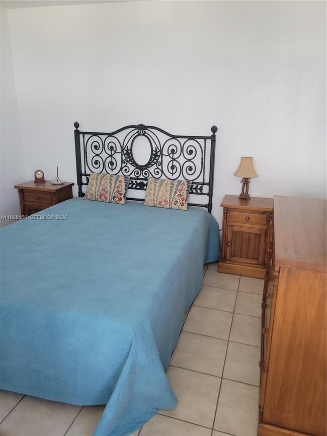 Building Photo - 2899 Collins Ave