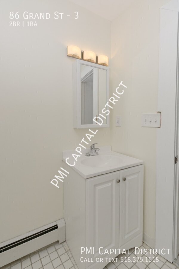 Building Photo - 86 Grand St