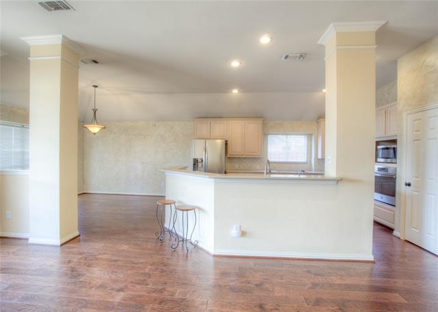 Building Photo - 1221 Greenway Dr