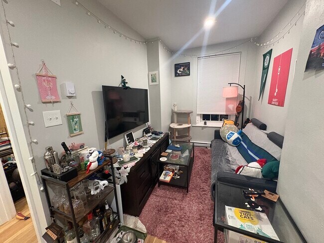 Building Photo - 54 Melrose St