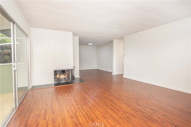 Building Photo - 329 Orizaba Ave