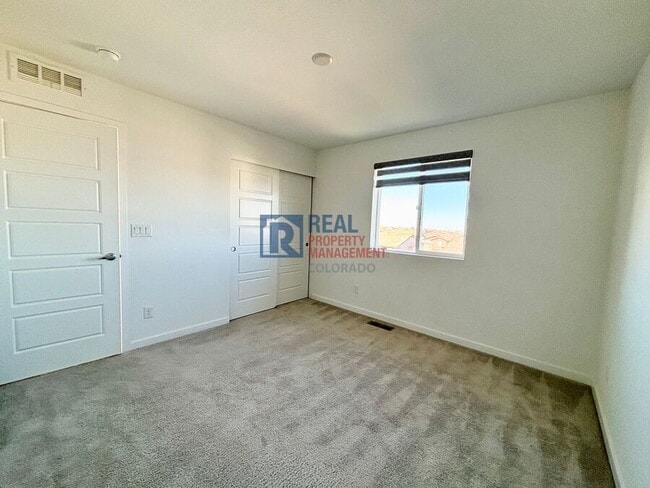 Building Photo - 14381 Mosaic Ave