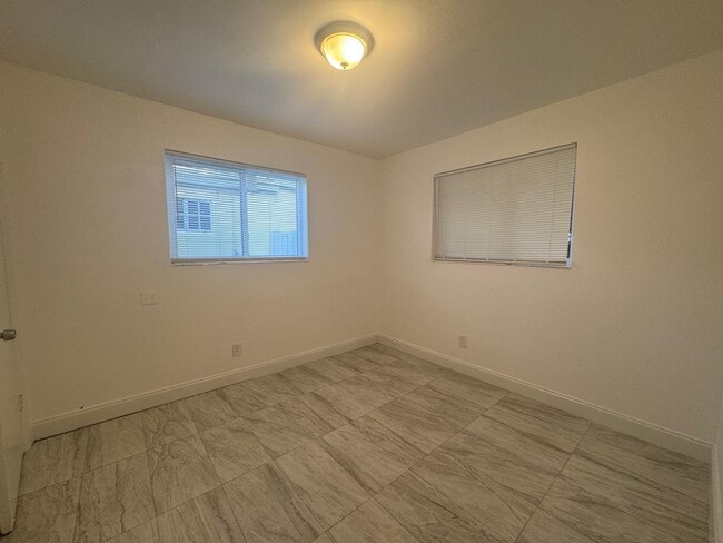 Building Photo - 6120 SW 22nd Ct