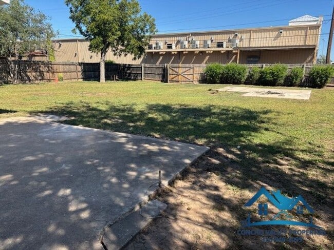 Building Photo - 1420 S David St