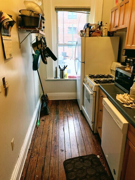 Kitchen 2 - 212 W Broad St