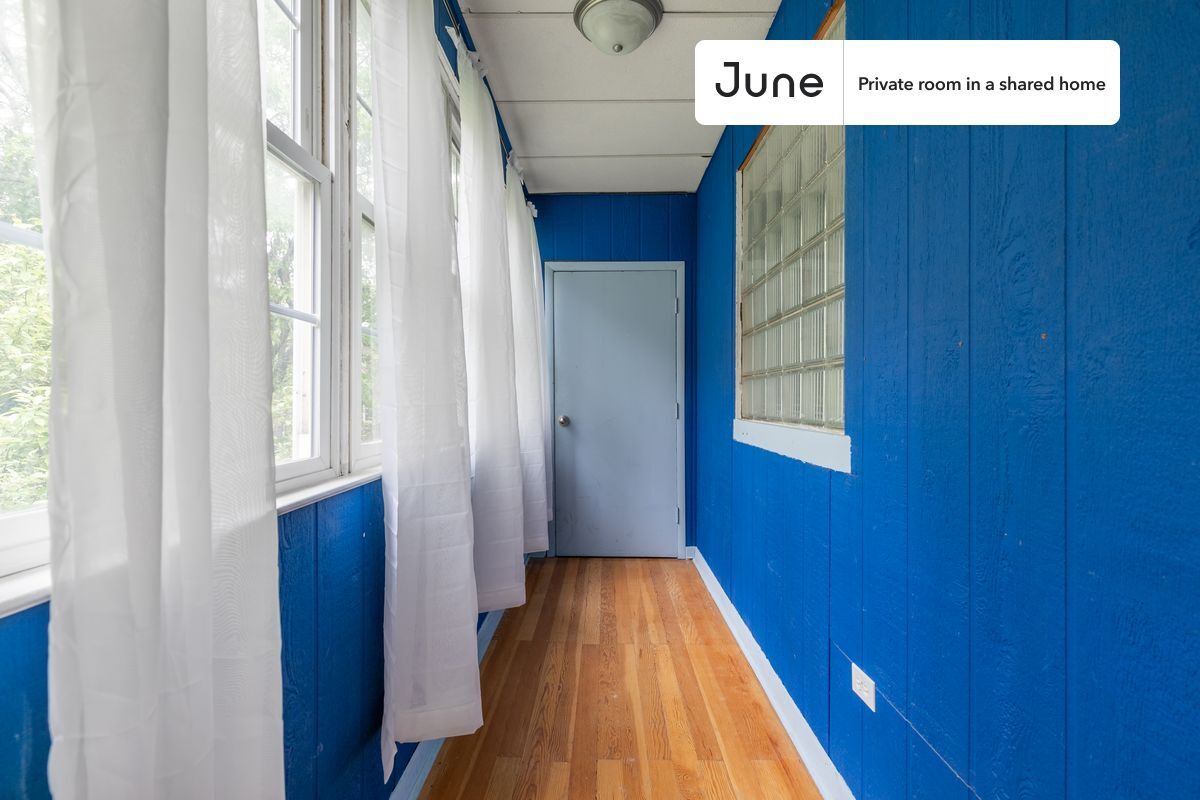 Building Photo - Room in Shared 4 bed/2 bath home