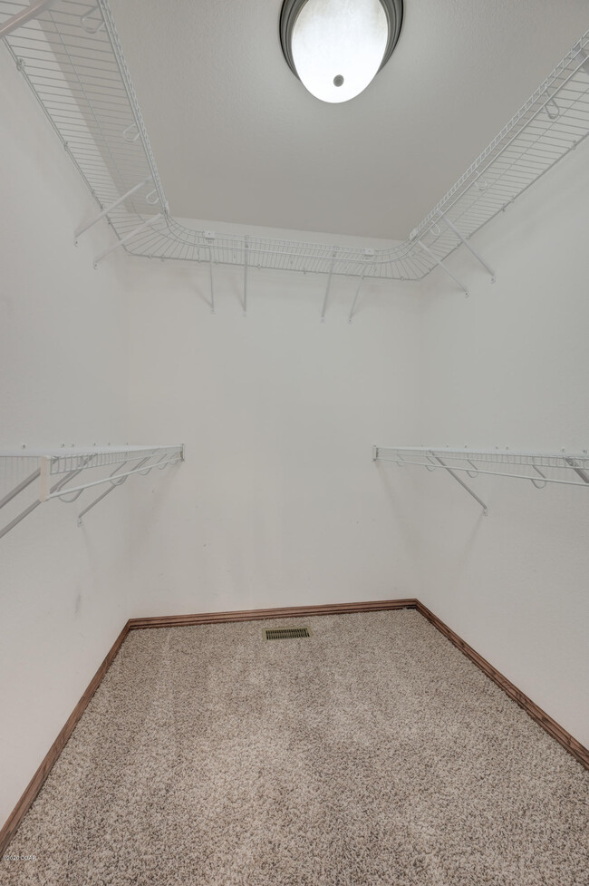 Building Photo - 117 Briarbrook Dr