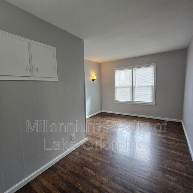 Building Photo - 715 Kenilworth Ave